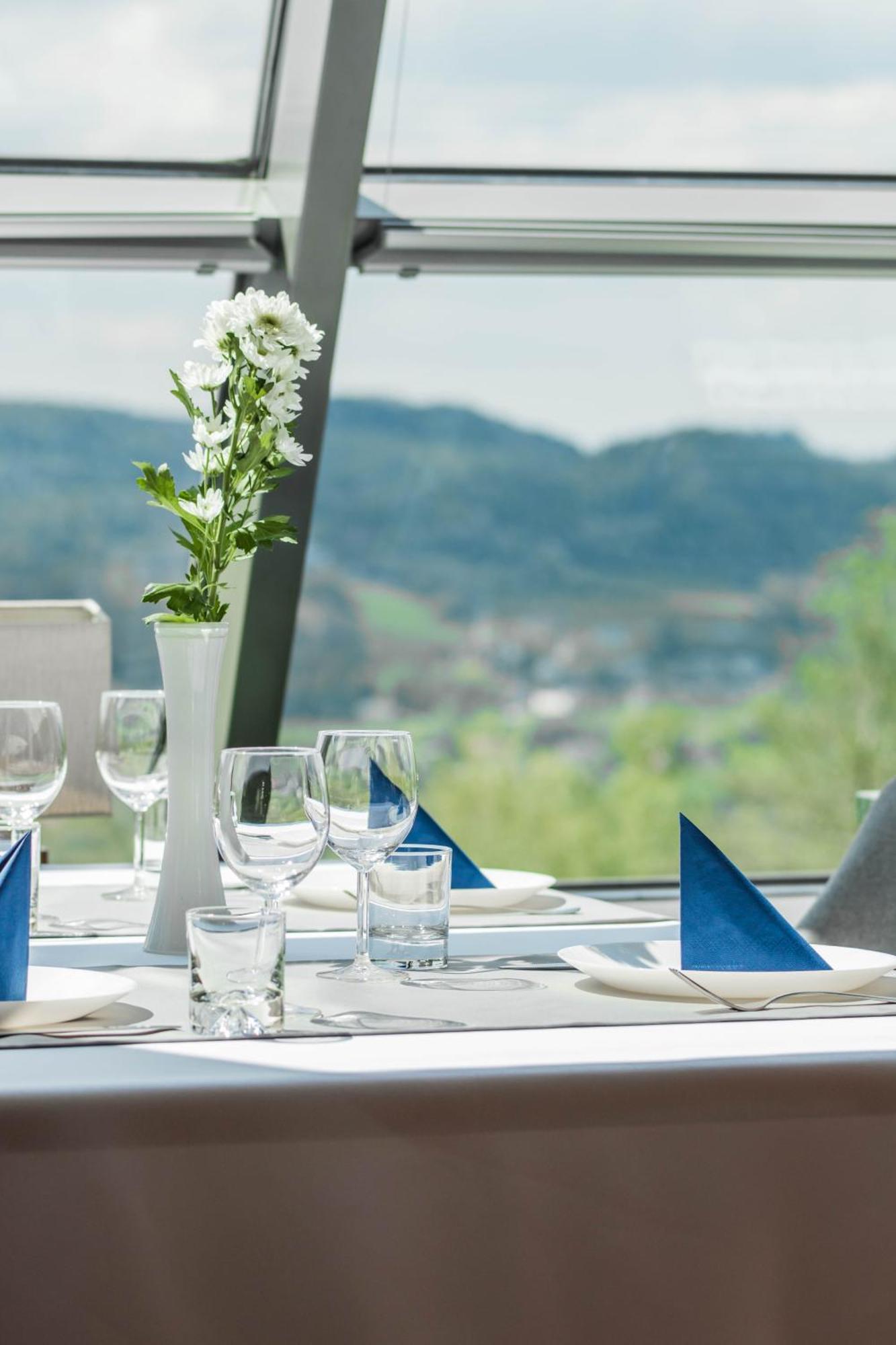 Hotel Belweder Ustron Dış mekan fotoğraf Restaurant Sky
