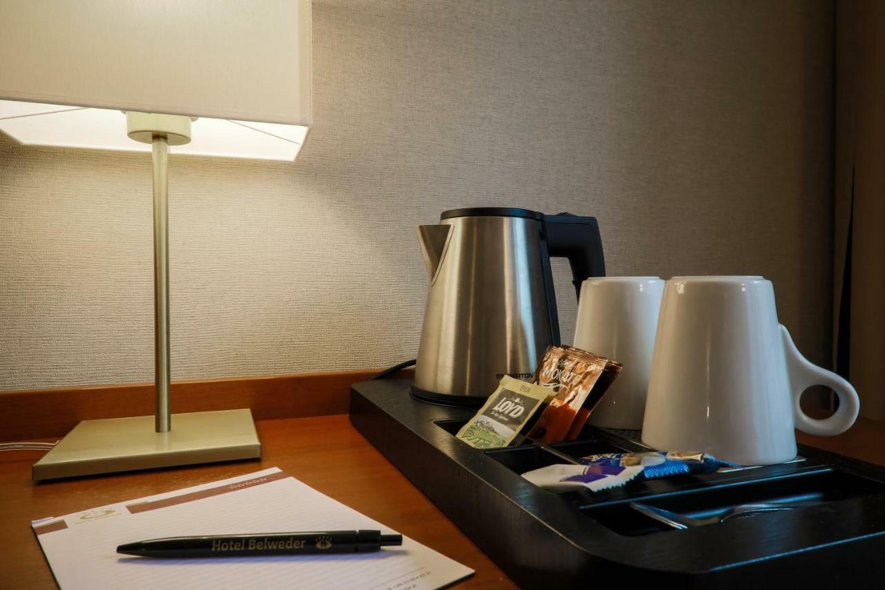 Hotel Belweder Ustron Dış mekan fotoğraf A kettle in a hotel room
